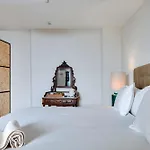 1869 Principe Real House B&B 4*