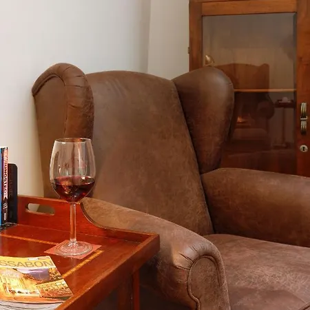 1869 Principe Real House 4*