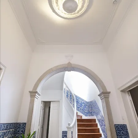 לינה וארוחת בוקר 1869 Principe Real House 4*