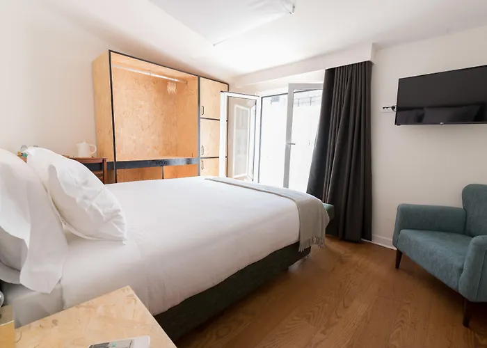 1869 Principe Real House Bed & Breakfast